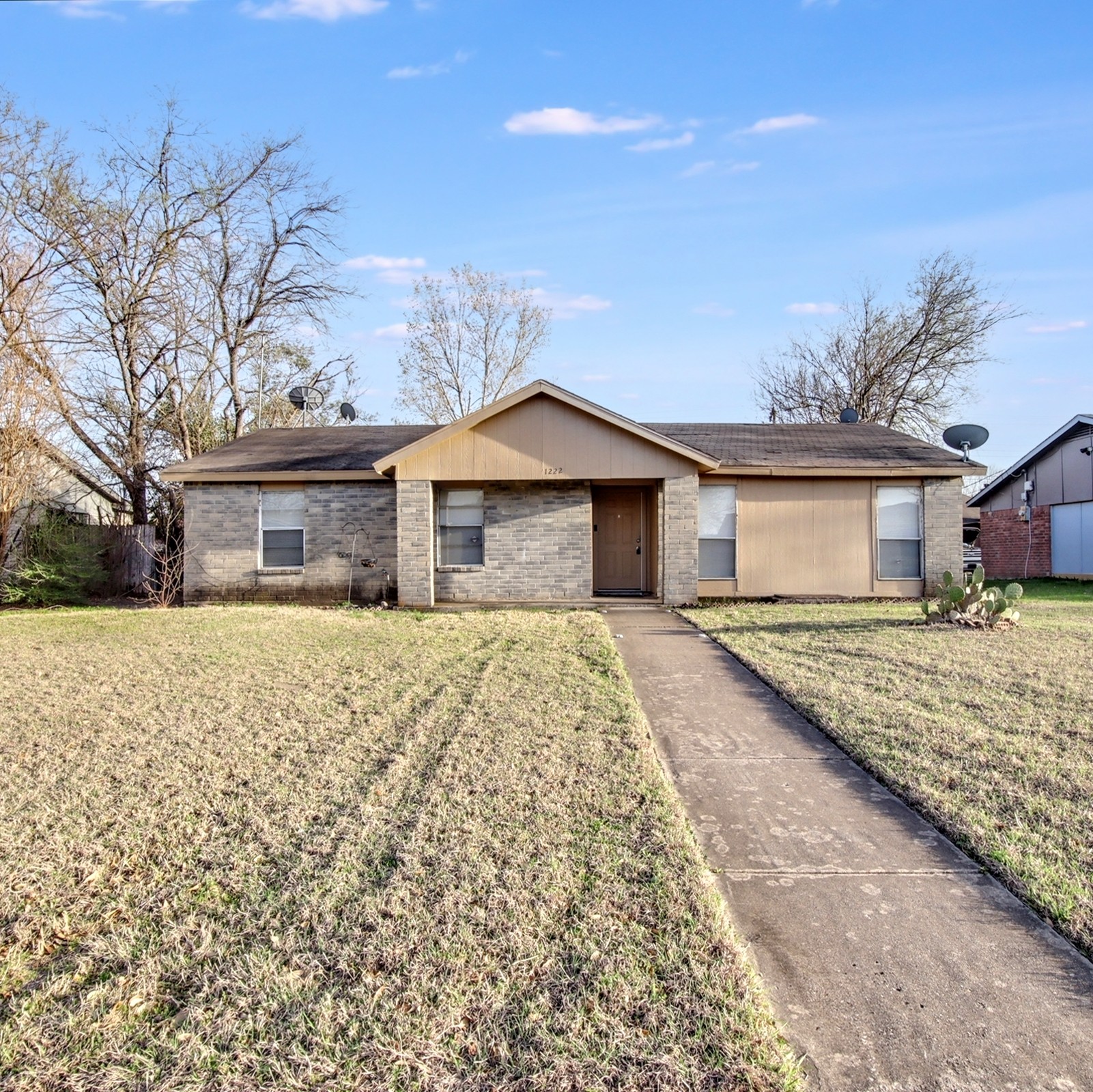 1222 Oakbluff Drive