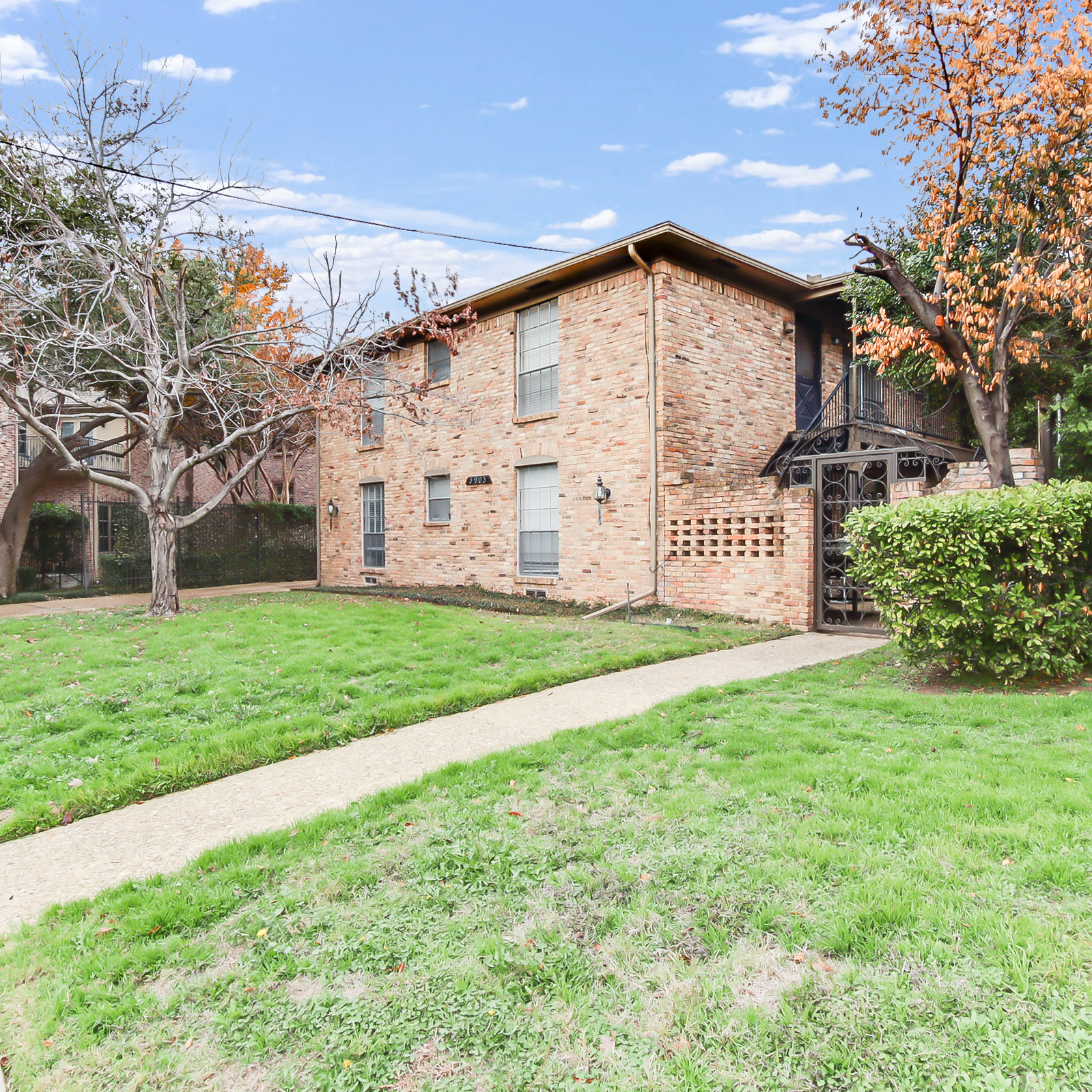 3903 Hawthorne Avenue - 201