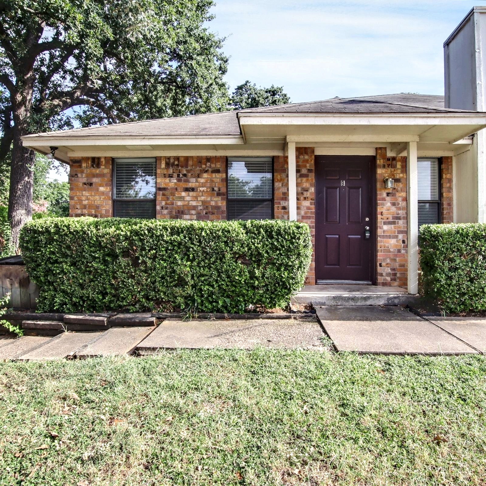 916 Hilltop Drive - B