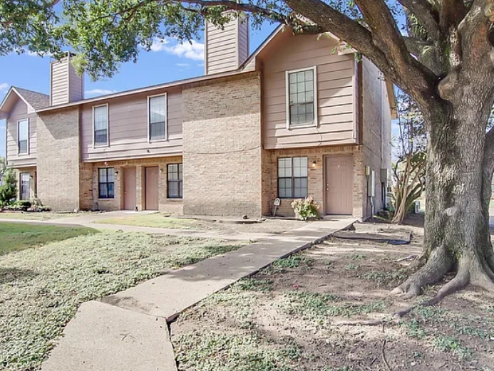 2718 Wimbledon Court - D