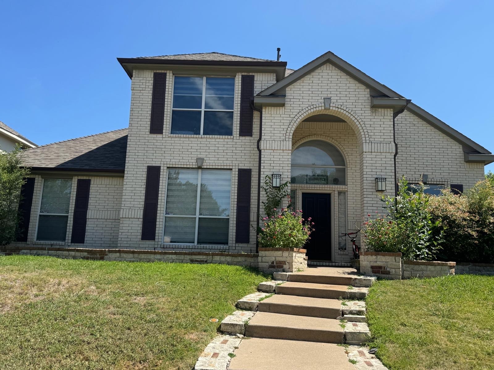 2420 Elm Leaf Lane