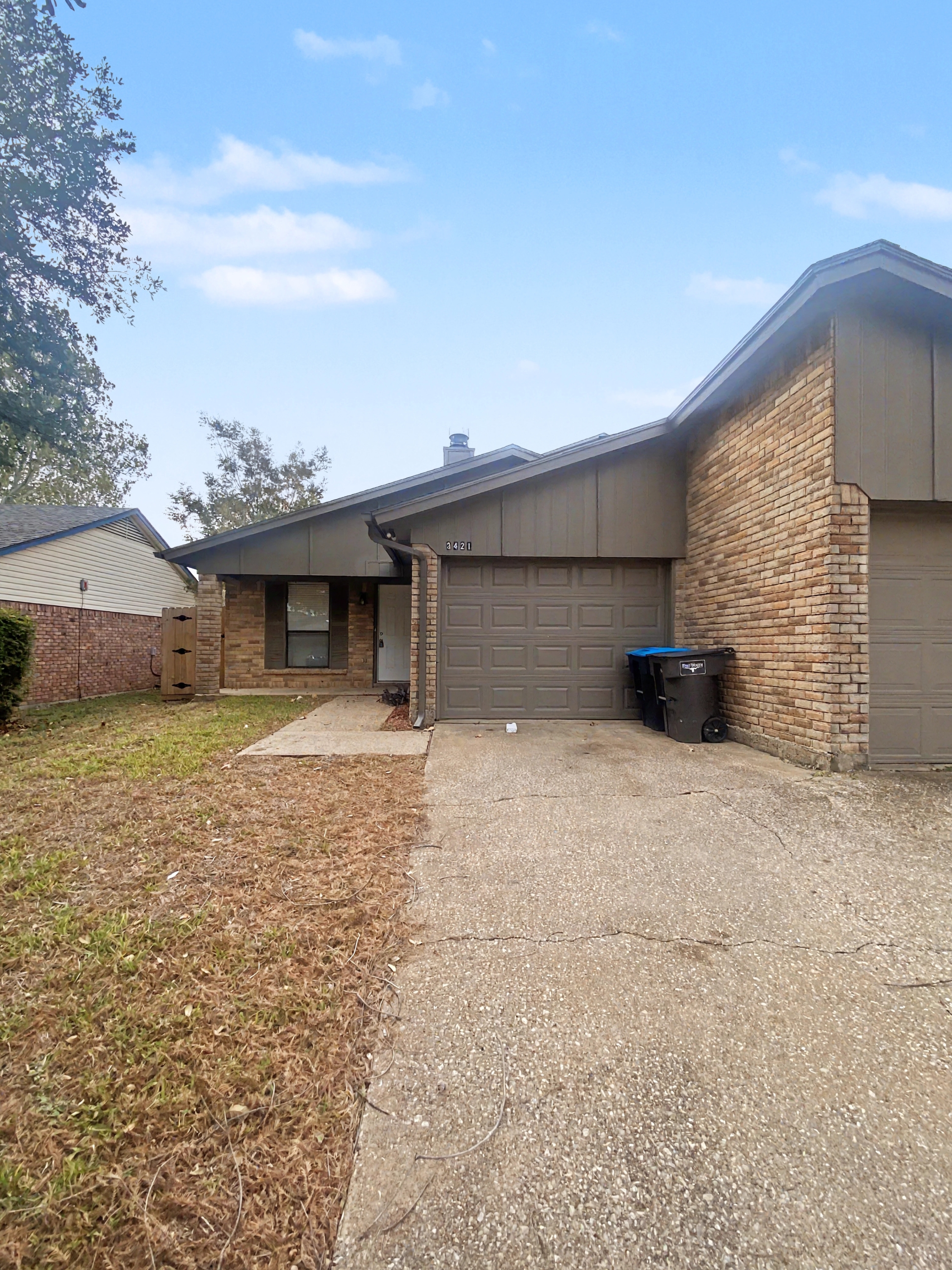 3421 Meadowmoor Street