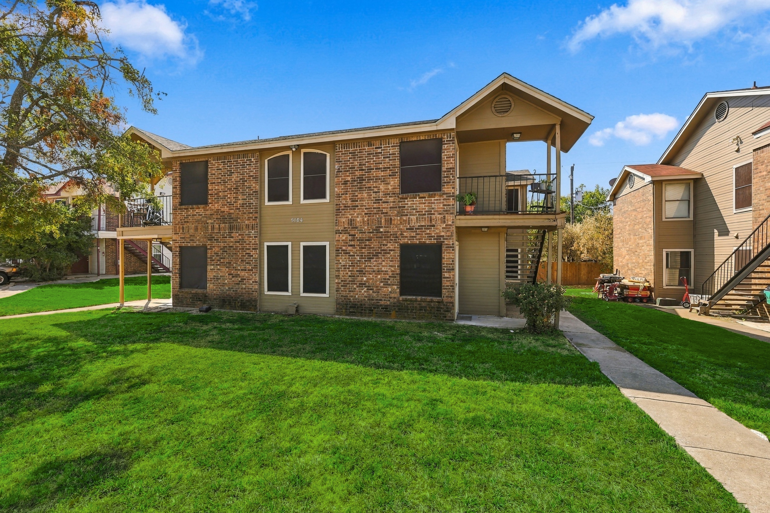 Property main image