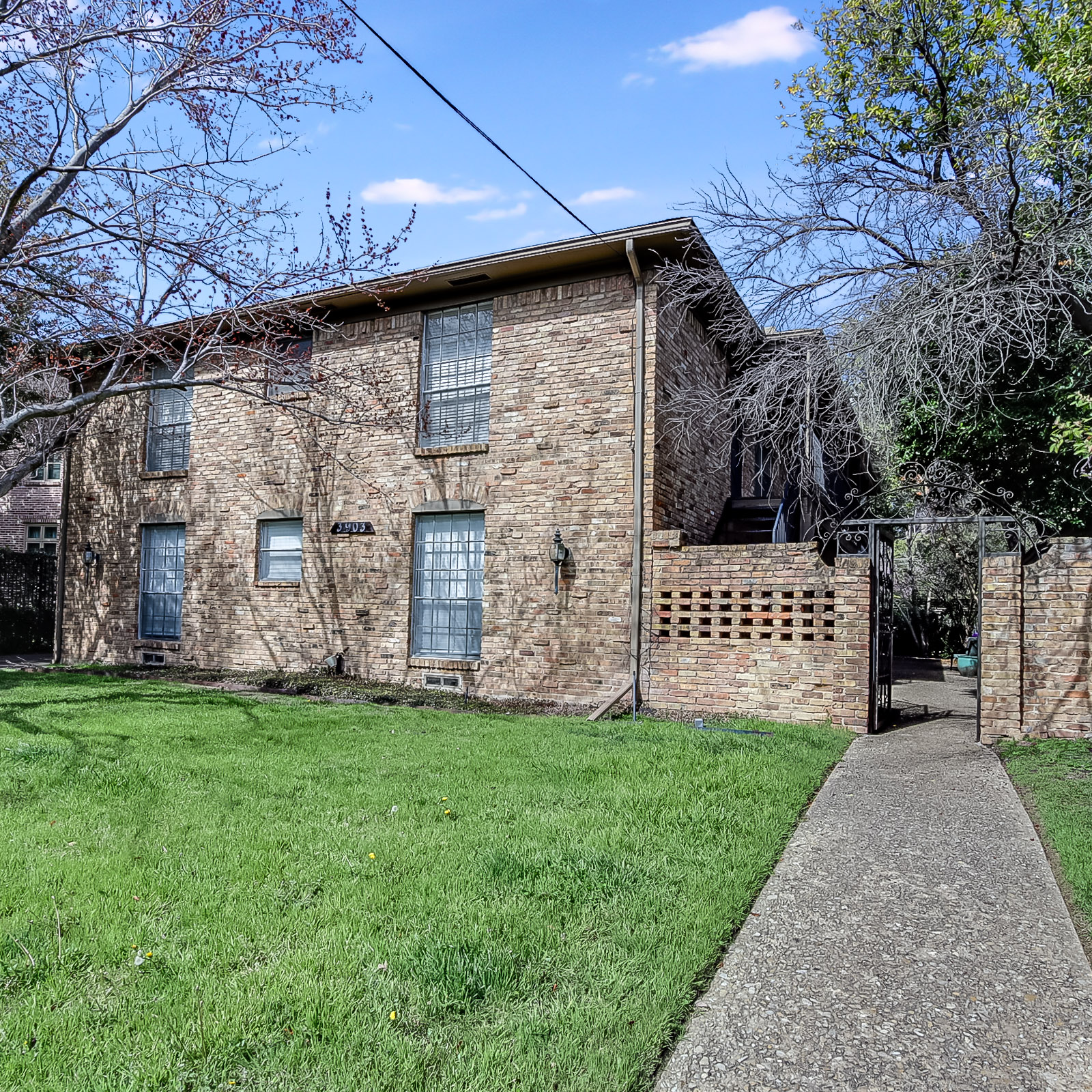 3903 Hawthorne Avenue - 104