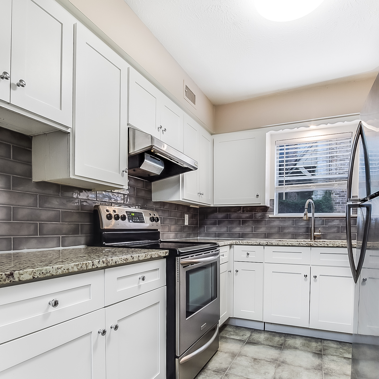 3903 Hawthorne Avenue - 101